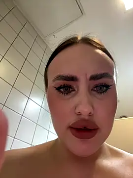 KiraSunshine live sex cam