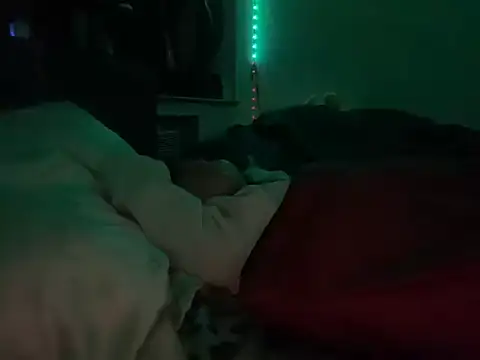 tinydaisy21's cam snapshot