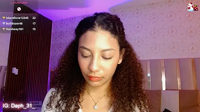 Daphnne_tay's cam snapshot