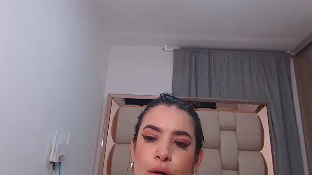 emarosse1's cam snapshot