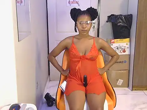 petite_queenx's cam snapshot