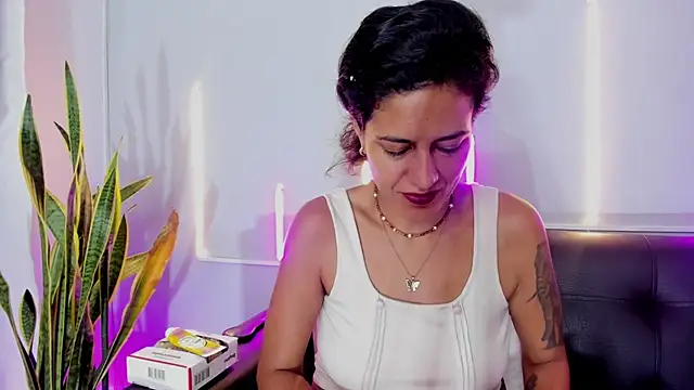 Hade_Vixen's cam snapshot