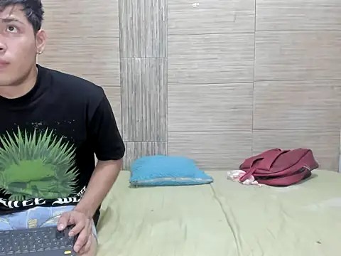 girlsfun23's cam snapshot