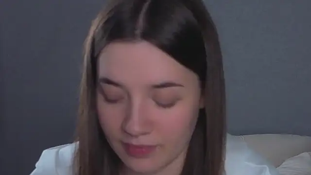 LowOncoming live sex cam