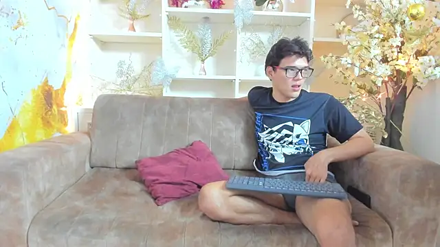 SauvagesDreams live sex cam