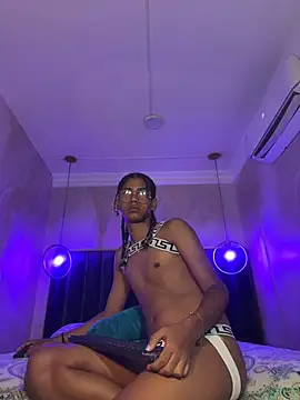 Maxim-Walker live sex cam