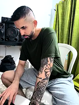 giannis090 live sex cam