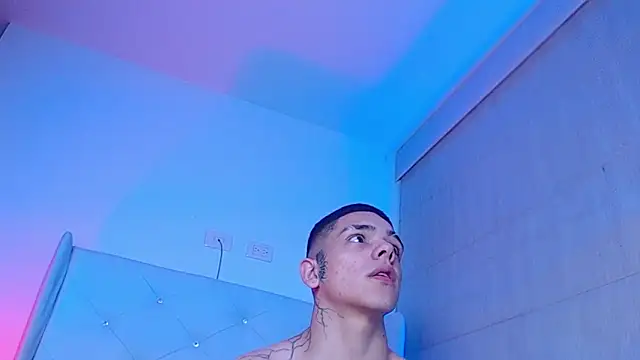 zoe_kravitx's cam snapshot