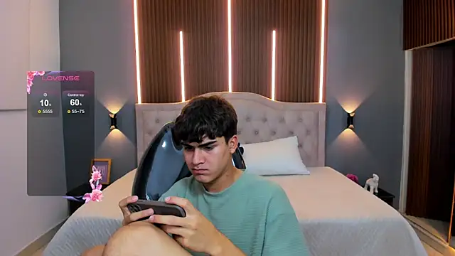 Tommy18__'s cam snapshot