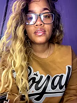 riri_brunnete live sex cam