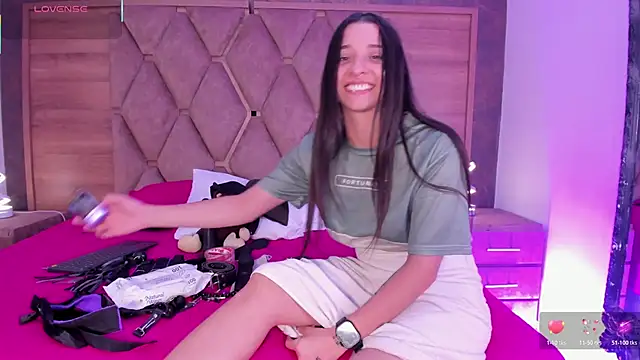 VictoriaSaenz1_'s cam snapshot