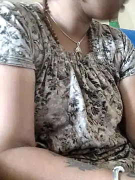 sweetqueen143 live sex cam