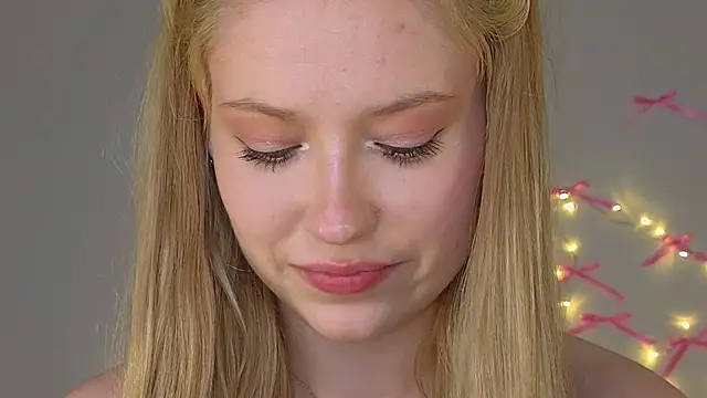 Monikacutie live sex cam