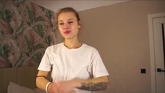 AnnabelleMaine's web cam