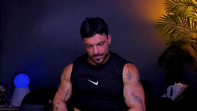 dennis_cox1's cam snapshot