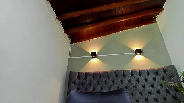 COMPTON_01's cam snapshot