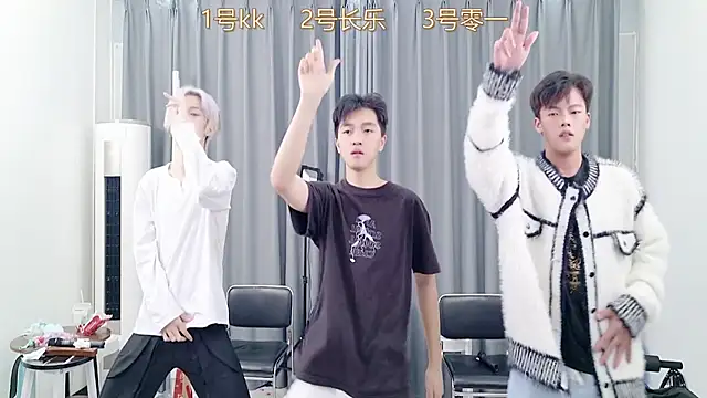 QYBOYS_003's web cam