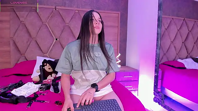 VictoriaSaenz1_'s cam snapshot