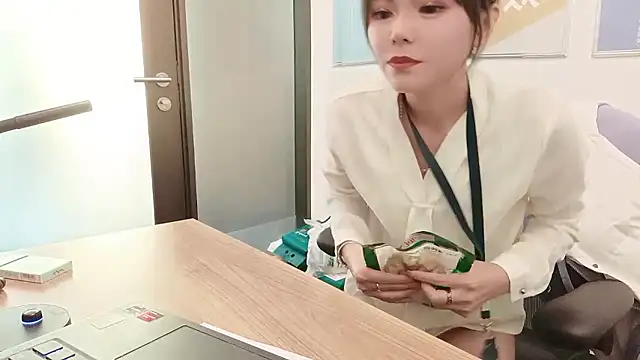 KKMM168 live sex cam