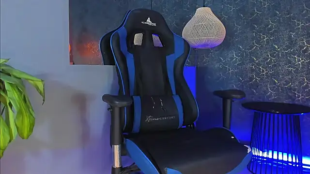 Zayne_cross live sex cam