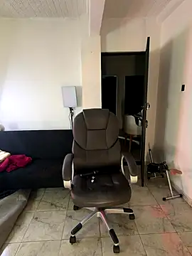 aly_golden_ live sex cam