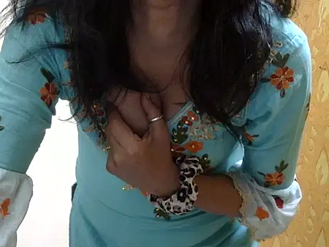 Bold_bhabhi's cam snapshot