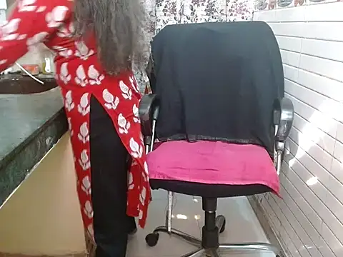 LovingPihu's cam snapshot