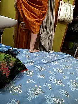 COUPLLE_VILLAGE live sex cam