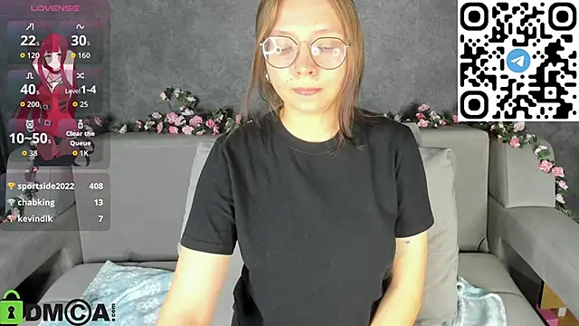 Nuura_Moore's cam snapshot