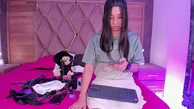 VictoriaSaenz1_'s cam snapshot