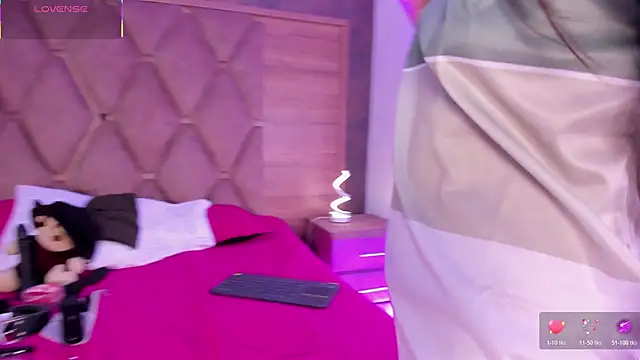 VictoriaSaenz1_'s cam snapshot