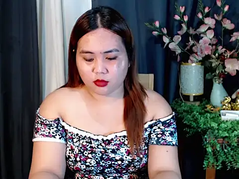 queen_staceyy live sex cam