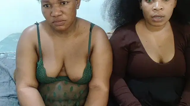 Mia-CharmsX's cam snapshot