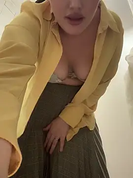 KiraSunshine live sex cam