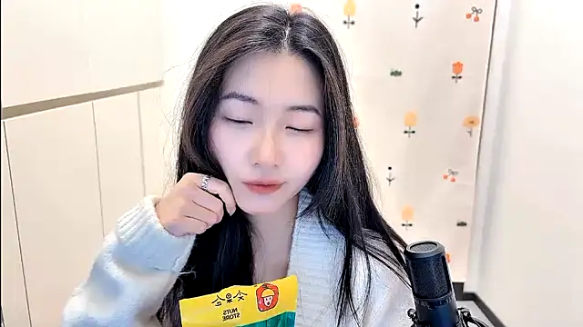 xixi-baobao's cam snapshot