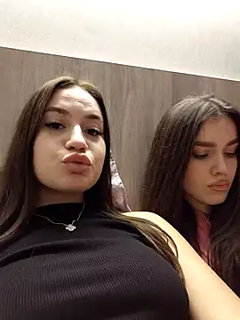 MayaGlow's cam snapshot