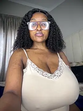 Bustygoddess32 live sex cam