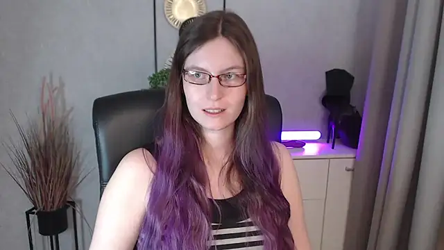 emmaxDelight's cam snapshot