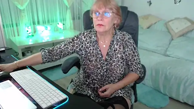 Ghertrude52's cam snapshot