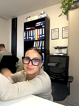 Hii_Lolla live sex cam