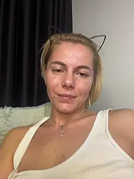 tanyagrey's cam snapshot