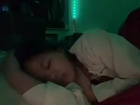 tinydaisy21's cam snapshot