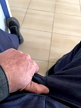 kenanbal0677's cam snapshot