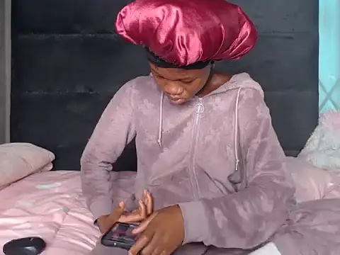 LilPregnantMommyyy's cam snapshot