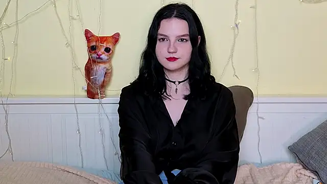 LatinaHuguenin's cam snapshot