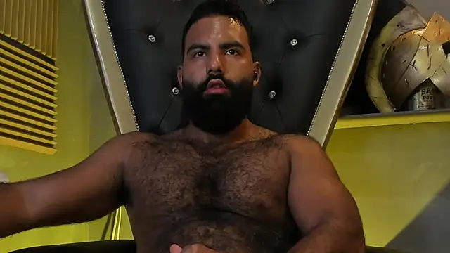 BeardAndrew live sex cam