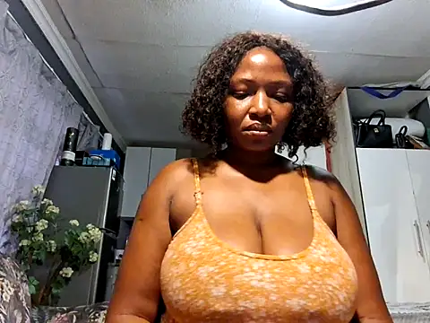 EbonyRose9's cam snapshot