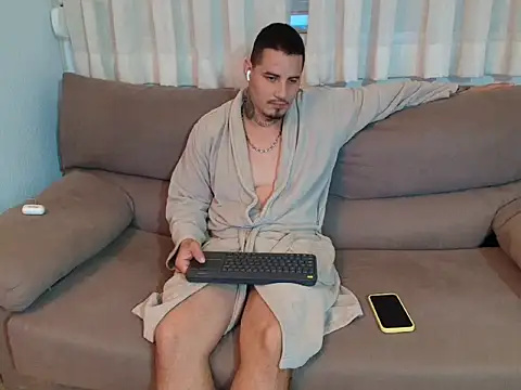 Milanthompson2025 live sex cam