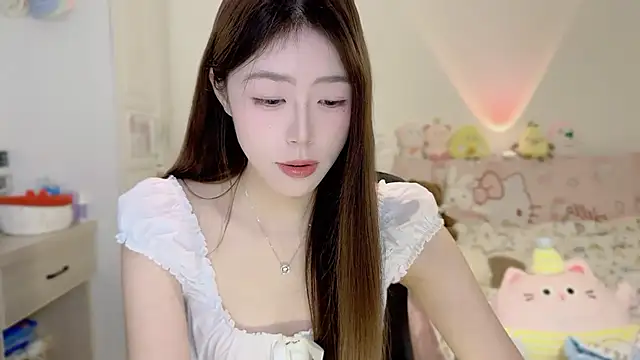 Onecutelittle live sex cam