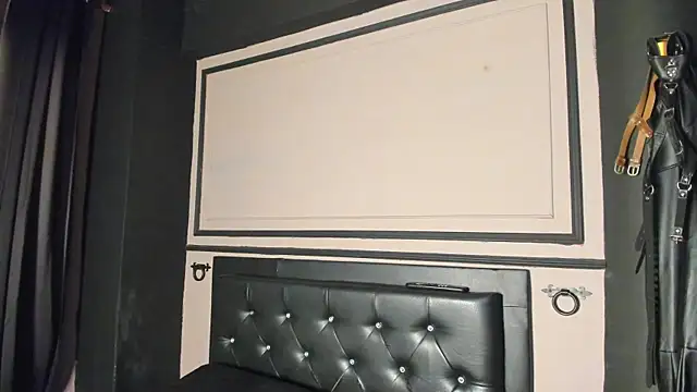 Twisted_Fantasy live sex cam